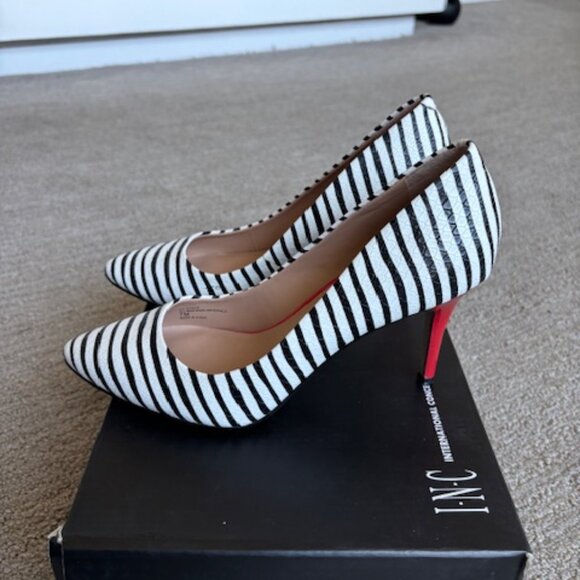 INC Women's Stripe Black and White Zitah Pointed Toe Pumps in Perfect Condition - Picture 2 of 7